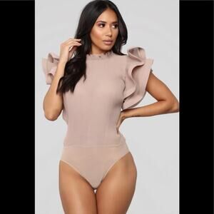 Fashion Nova Modern Ruffled Sleeve Sz S